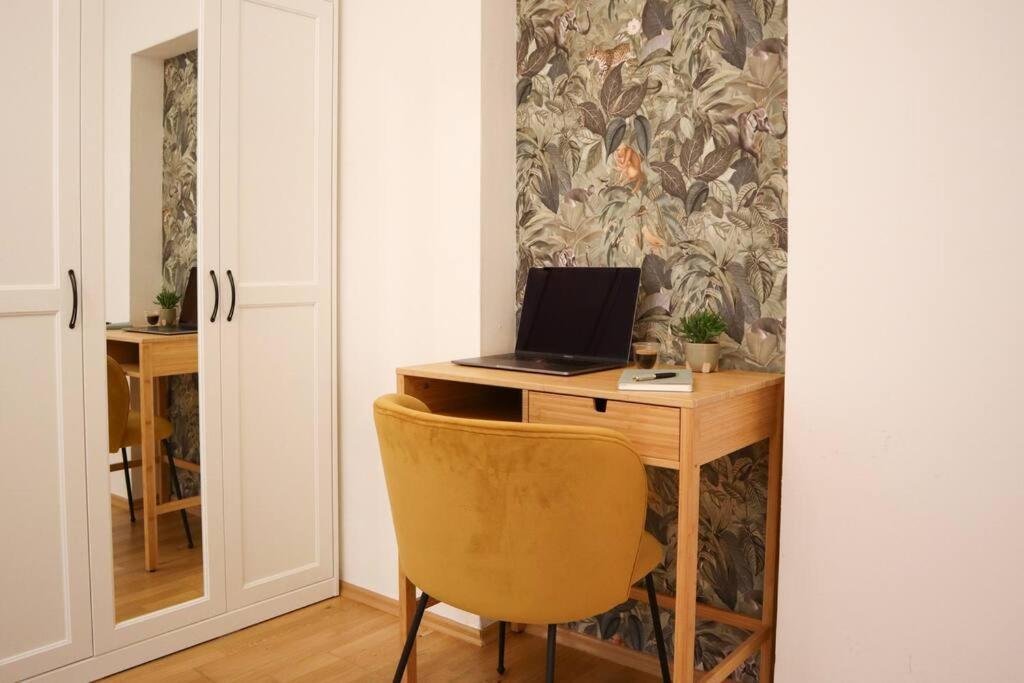 Charming, Modern & Spacious Apartment Виена Екстериор снимка