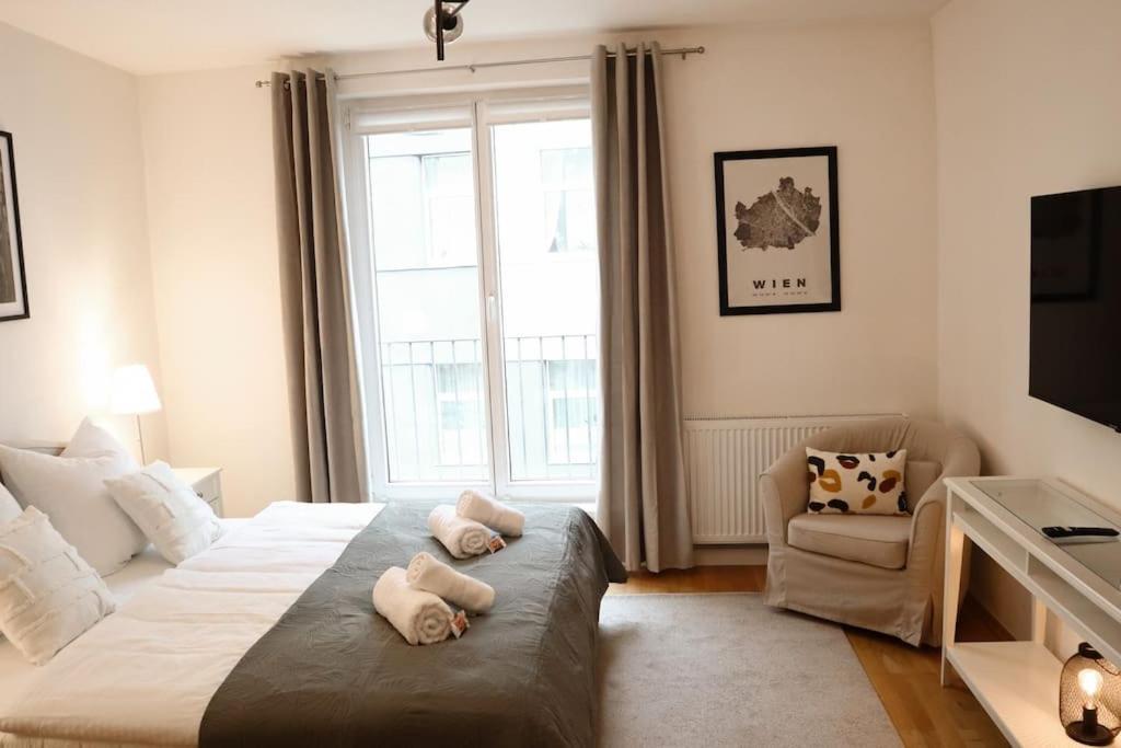 Charming, Modern & Spacious Apartment Виена Екстериор снимка